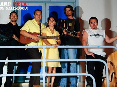 Sal and Isela con Los Salerosos photo