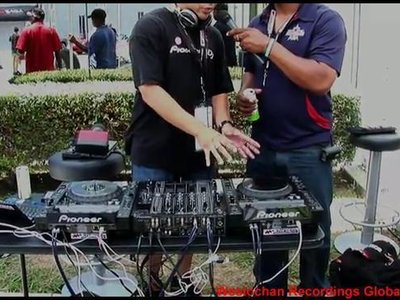 Weslochan  filming live with GTV/MotorsportsmaniaTV @ MX5 MiataFest 2010  