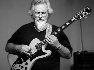 Ted Killian (guitar, electronics, and loops) live in Santa Cruz, CA