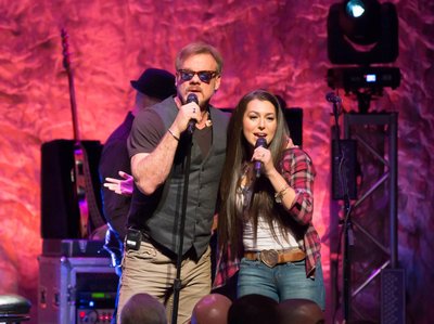 Jess and Phil Vassar Performing "I'm Alright"