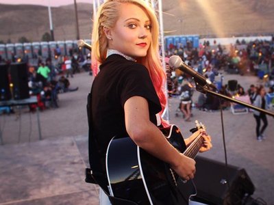Alexi Blue photo