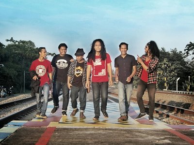 PERAHU KARET photo