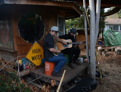 Scratchdog Stringband photo