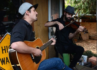 Scratchdog Stringband photo