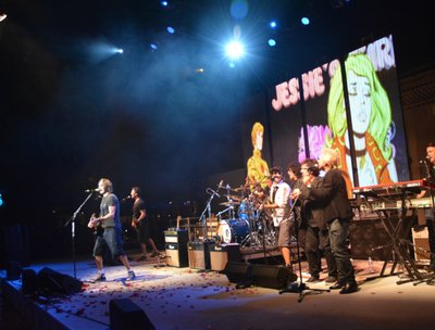 The Romantics Join Rick Springfield onstage for 'Jessie's Girl'
