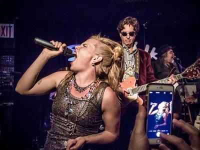 Emma and Charles at Sidewalk New Years Eve. Photo Johan Vipper 