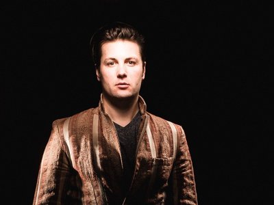 Peter Oyloe - Photo by Brave Lux