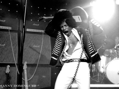 Playing behind his head.. JIMY BLEU is UNREAL!