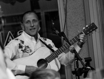 Tom Jackman @ Cafe Andreini