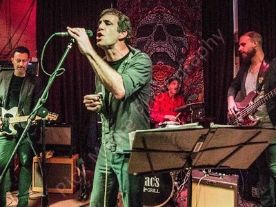 The Set Up Kings at DMac's, 12/24/2016. Photo by Rick Moore.