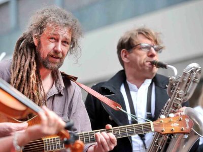 Babelfish playing at Shrewsbury's 2017 Big Busk