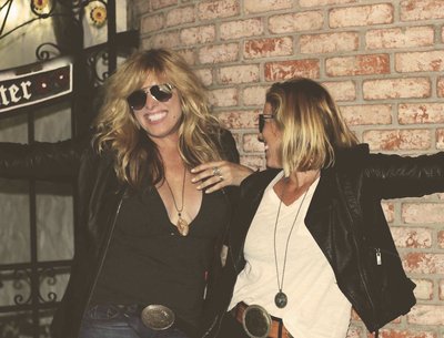 THE BLONDE BOMBERS photo