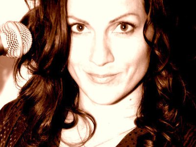 Amanda Cottreau in Curls