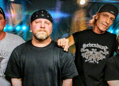 Thanks to 97.5 The Quake and Paul Chandler of the Indie Roadshow for giving the LCS some airplay..!