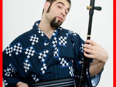 SPIZZARRI AND THE ERHU (CHINESE VIOLIN)