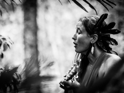 Felicity Lawless photo