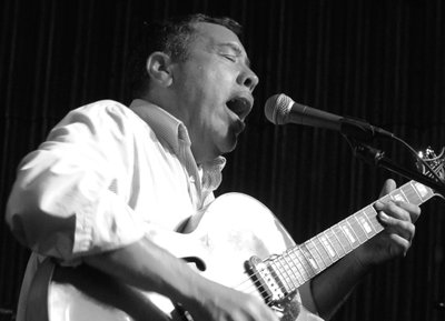 At Don Cheek's Open Mic, The Birdcage Saloon, Prescott, AZ -Photo by SusanA. Johnson