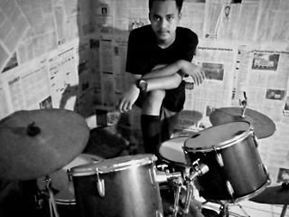 anos (stand up drum)