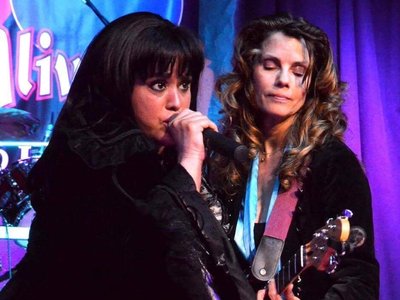 Heart Love Alive rockin ! Pic from Manny Dominguez