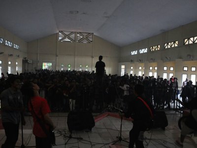 live