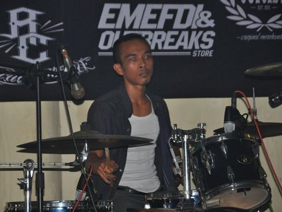 live
