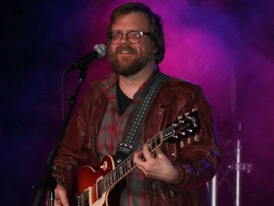 Josh Roberts And The Hinges photo