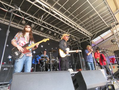Jamie Williams and the Roots Collective photo