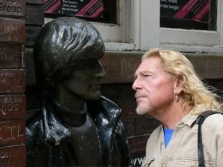 OUTSIDE THE CAVERN LIVERPOOL 2008