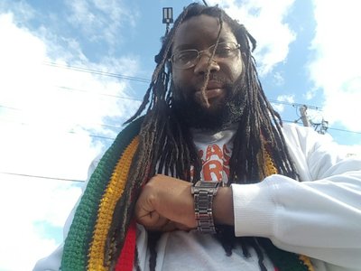RAS KRONIK photo