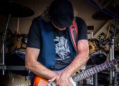 Michael Charles at Lewis & Clark Brewing Company July 29, 2017 (Picture by Wendy Rae)