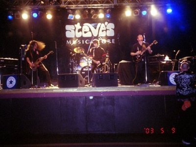 Barrymore's gig 2003