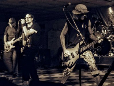 The boyz rock down at THE BASH