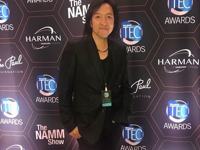 Toshi Yanagi photo