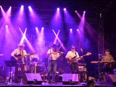NEW COUNTRY RAIN photo