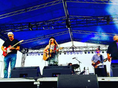 The GIA WARNER BAND opening for Ann Wilson of Heart 2017