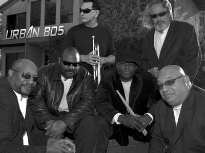Urban 805 photo