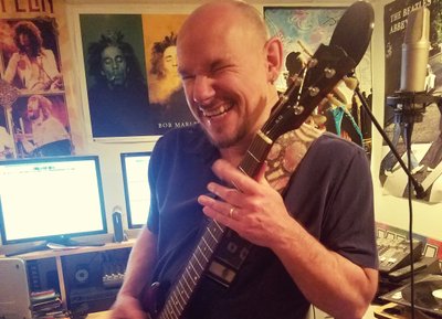 Lon hamming it up