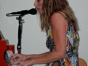 Jenna at Hotel Indigo June 2010