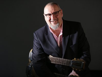 AG Weinberger - The Transylvanian Guitar Man photo