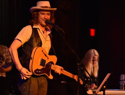 Photo by Neil Segal