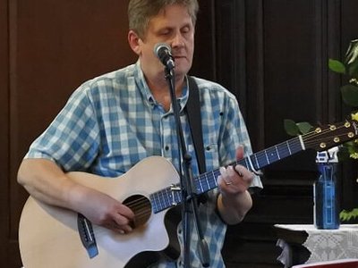 Lovely photo by Alan Mellor: Folk Treble, Oat Street Chapel, Evesham 16.08.18