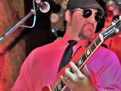 Brian Lee-Guitar