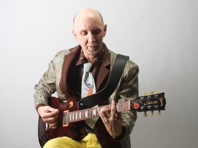 Paul Arow with Gibson Les Paul