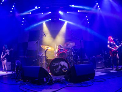 Jackknife Stiletto LIVE opening for Cheap Trick