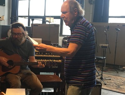 Jeremy Thompson on guitar and Paul Levinson singing "Tau Ceti" at Old Bear Records 1 Nov 2018
