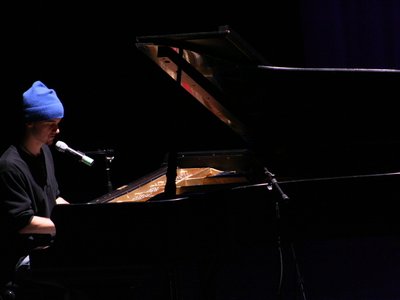 Stephen Cullen on piano during soundcheck for Cullen Live 2008