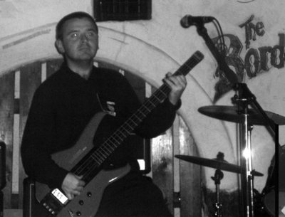 Two photos of the band from the same gig at the Borderline London merged (angle not 100%)