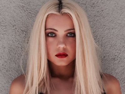 Alexi Blue photo