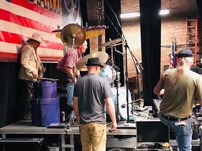 NDB - Backstage with H.O.F. Lynyrd Skynyrd Drummer Artimus Pyle & Ernie Wagoner! Vet Jam 2019