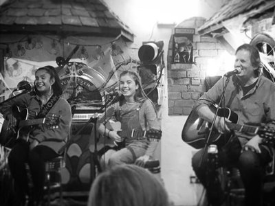 Smokey Joeâ€™s, 22nd Oct 2019 for the Cheltenham Songwriters Guild with Toni Sansara and Daisy Kane
